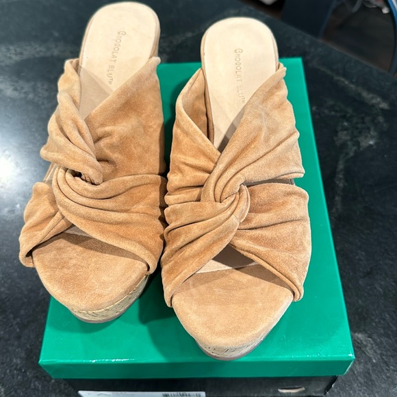 NWT Chocolat Blu never worn platforms - Picture 1 of 5